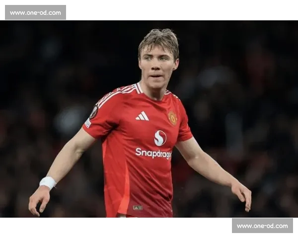 国米曼联霍伊伦转会陷僵局 罗马诺：谈判仍无实质突破