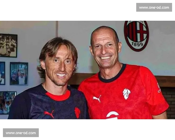 斯基拉:米兰双雄争夺 18 岁新星莱昂尼,热刺马赛加入战团 斯基拉:米兰双雄争夺 18 岁新星莱昂尼,热刺马赛加入战团