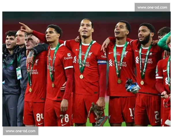 汉森铁闸锁死皇马锋线,肯尼迪绝杀助利物浦 1981 年欧冠登顶 汉森铁闸锁死皇马锋线,肯尼迪绝杀助利物浦 1981 年欧冠登顶