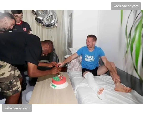 贝里奇赛季报销,苏帅率队暖心庆生送祝福